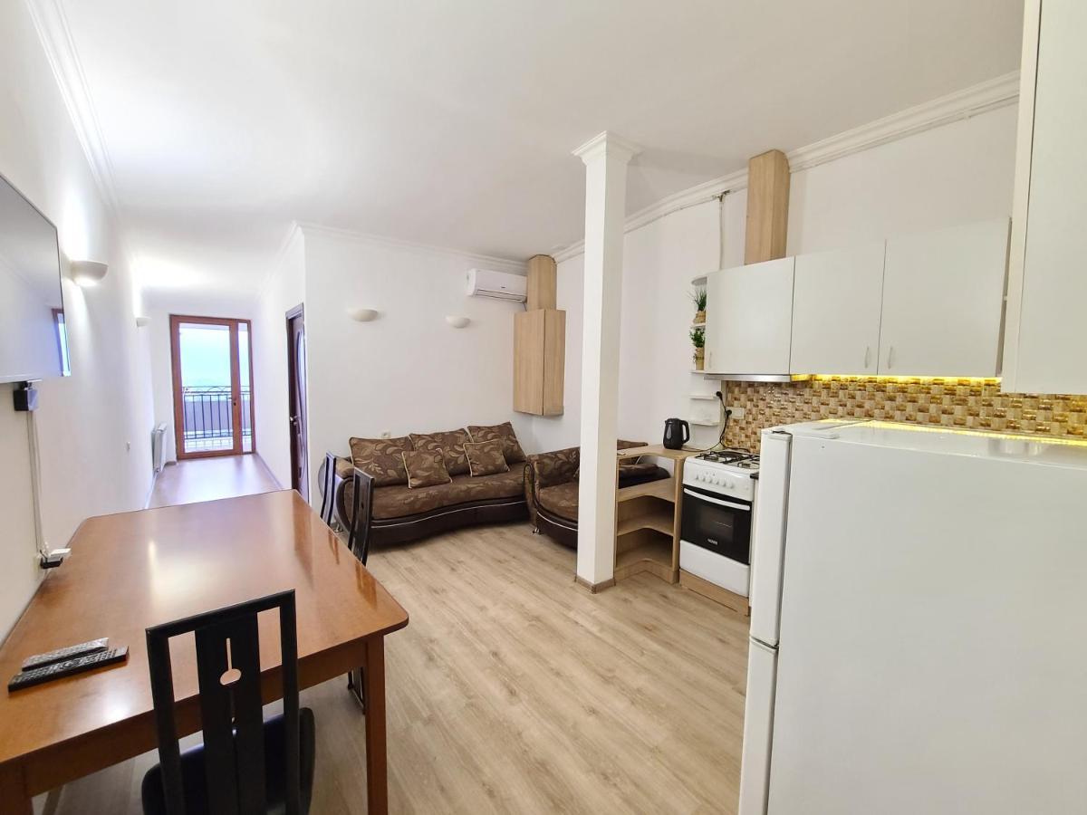 Flat With Balcony On Cascade Yerevan Exterior foto