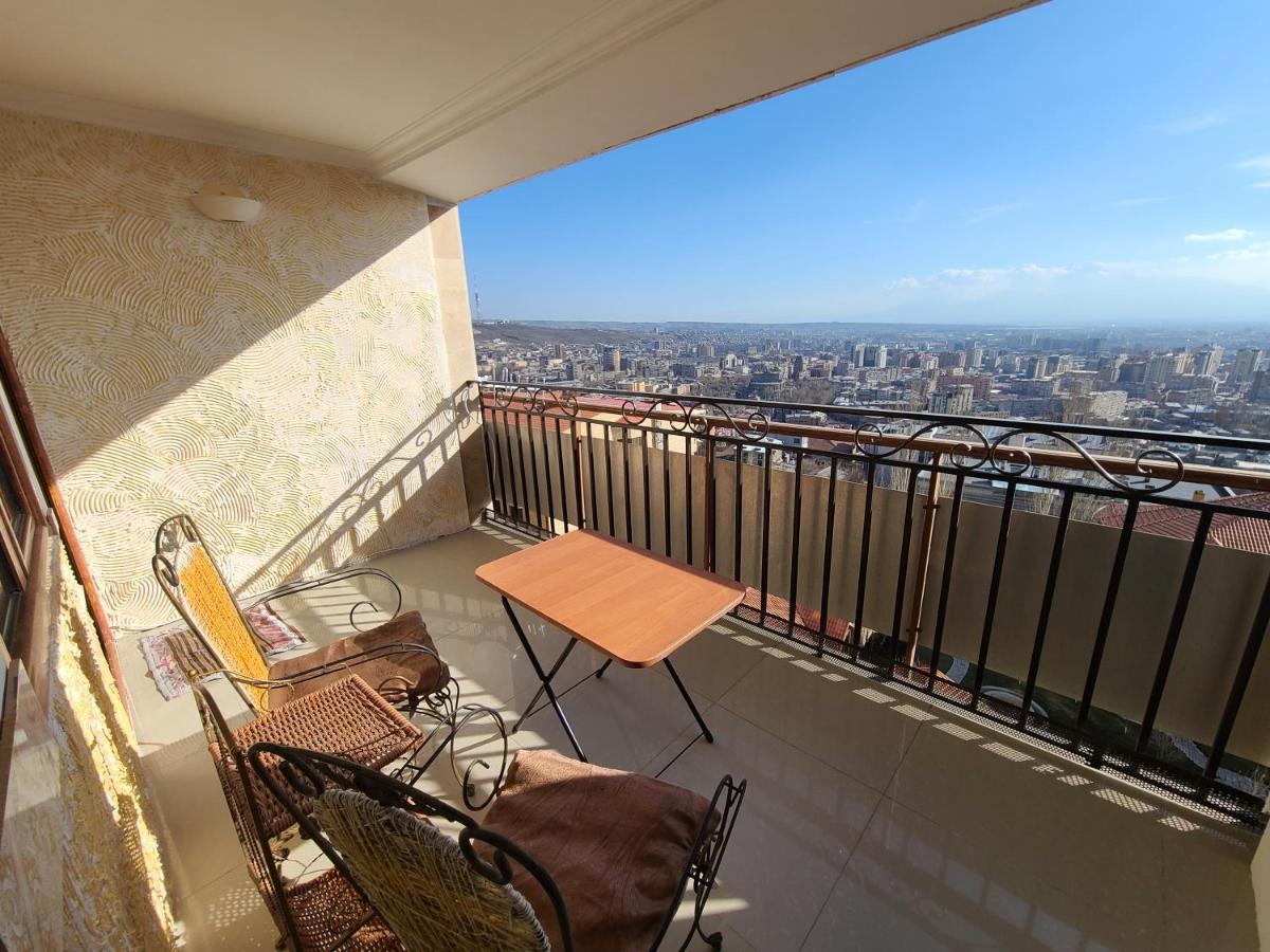 Flat With Balcony On Cascade Yerevan Exterior foto